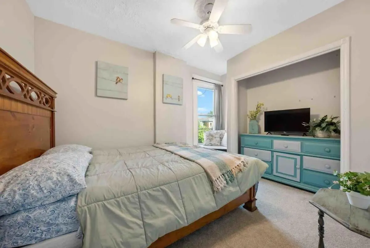 The Village Townhouse - 5 Br Columbus Holiday home